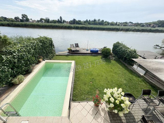 Eladó családi ház, Szigetszentmiklóson 129.9 M Ft, 3 szobás