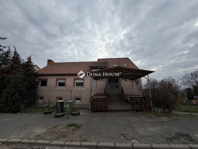 Eladó üzlethelyiség, Komlón 89.9 M Ft / költözzbe.hu