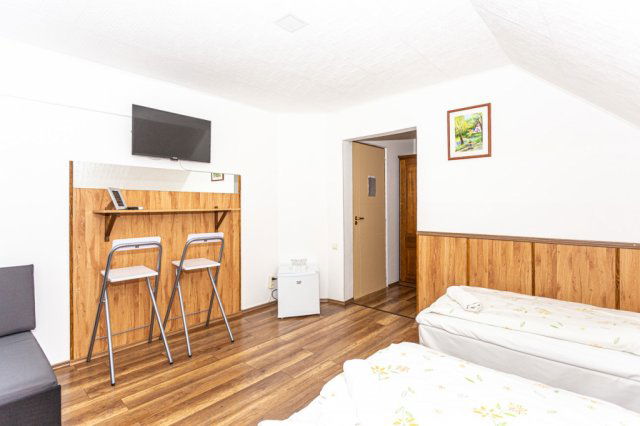 Eladó hotel, Abaligeten 149 M Ft, 8 szobás / költözzbe.hu