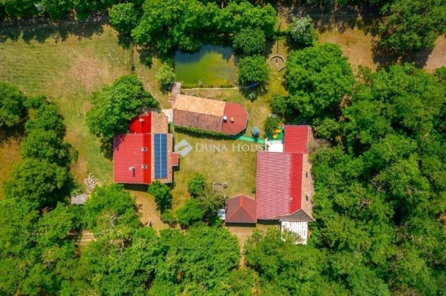 Eladó mezogazdasagi ingatlan, Pusztavacson 260 M Ft, 4 szobás