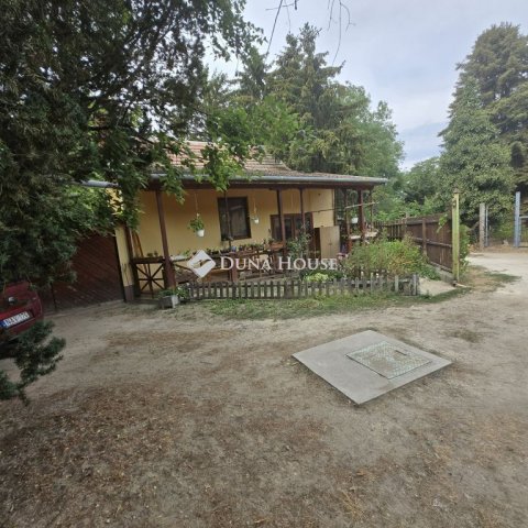 Eladó családi ház, Kecskeméten 56 M Ft, 2 szobás