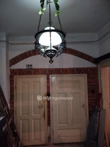 Eladó téglalakás, Pécsett 39.9 M Ft, 2 szobás