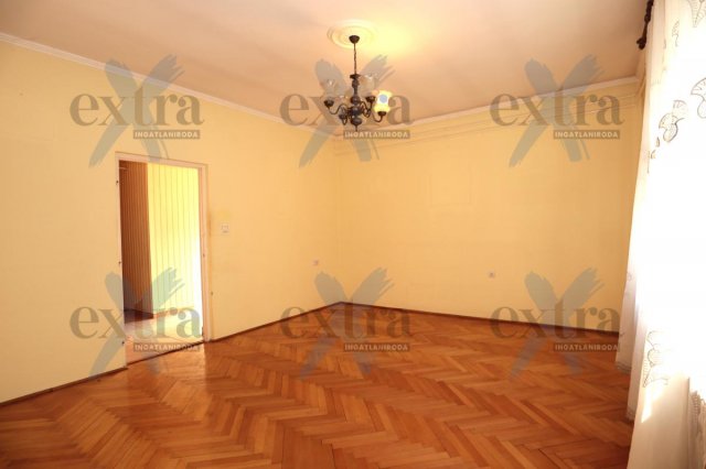 Eladó ikerház, Szegeden 45.5 M Ft, 2 szobás