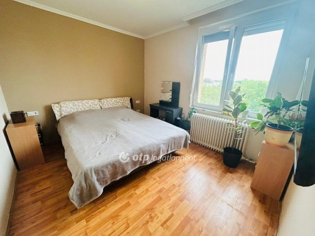 Eladó panellakás, Nyíregyházán 43.5 M Ft, 2 szobás