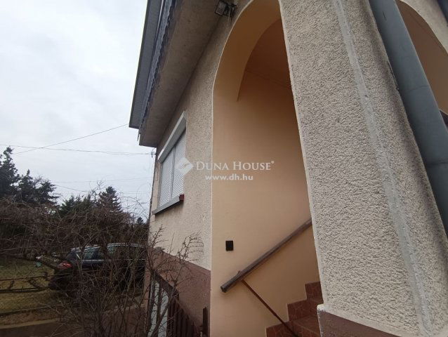 Eladó családi ház, Szigetszentmiklóson 63.9 M Ft, 3 szobás