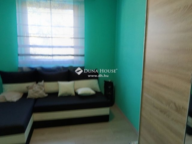 Eladó családi ház, Törtelen 24.9 M Ft, 2 szobás