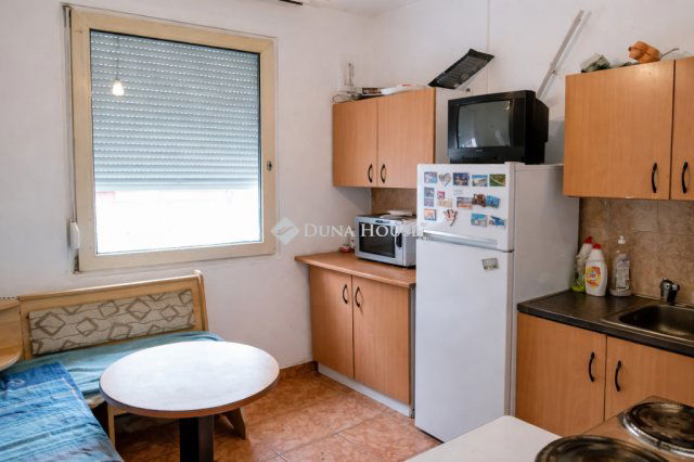 Eladó panellakás, Debrecenben 54.9 M Ft, 3 szobás