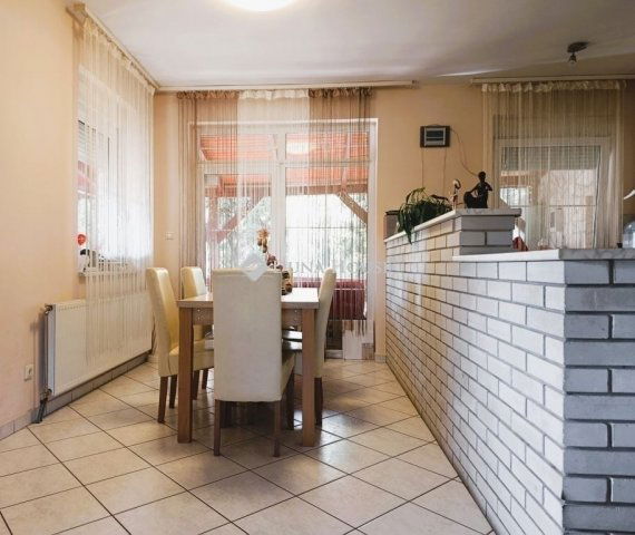 Eladó családi ház, Veresegyházon 150 M Ft, 5 szobás