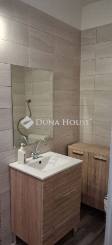 Eladó családi ház, Székesfehérvárott 55.5 M Ft, 2 szobás