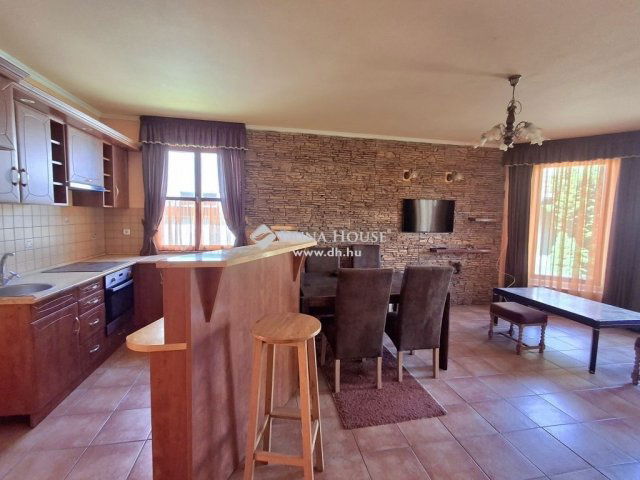 Eladó ikerház, Hajdúböszörményen 69.9 M Ft, 4 szobás