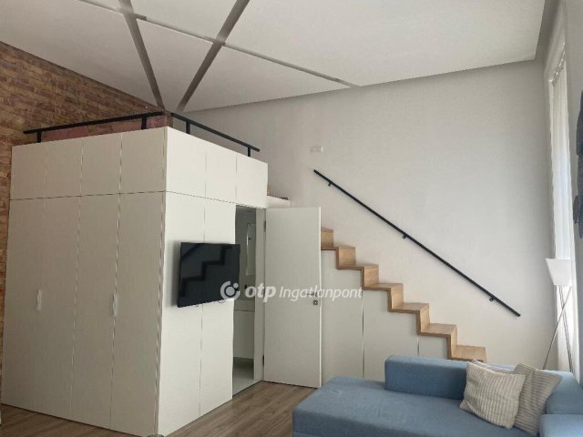 Eladó téglalakás, Budapesten, VI. kerületben 150 M Ft, 1 szobás