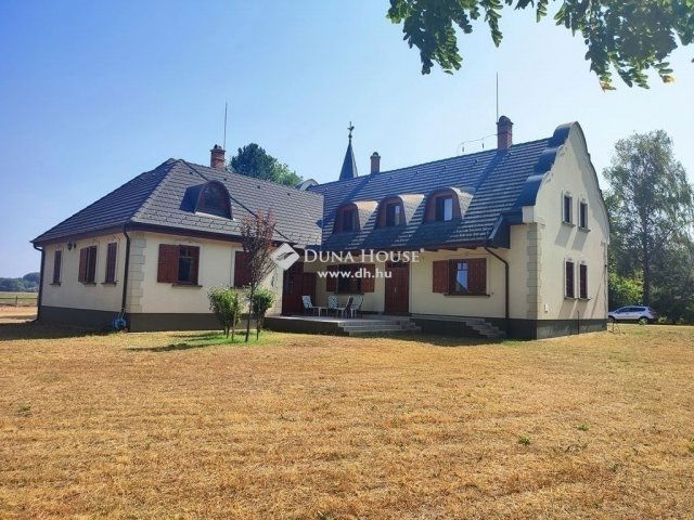 Eladó családi ház, Fülöpházán 229 M Ft, 7 szobás