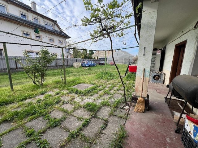 Eladó családi ház, Budapesten, XV. kerületben 109.9 M Ft