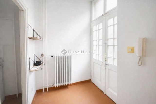 Eladó téglalakás, Budapesten, VI. kerületben 62 M Ft, 1 szobás