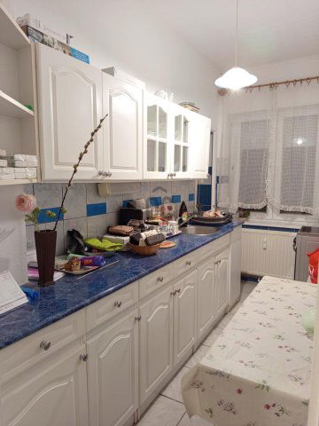 Eladó téglalakás, Oroszlányban 28 M Ft, 1 szobás