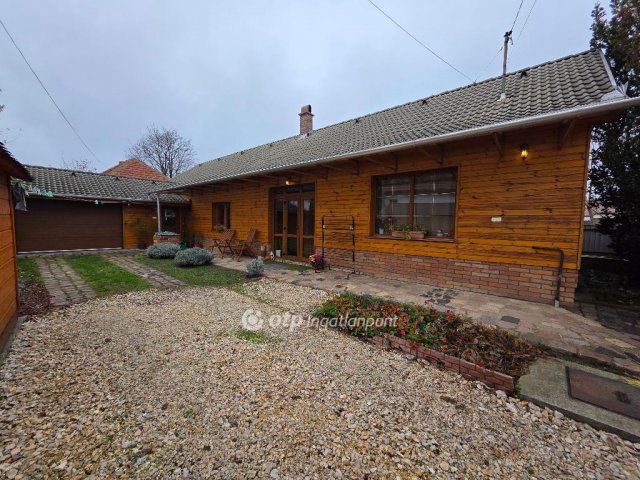 Eladó családi ház, Hajdúböszörményen 62.9 M Ft, 2 szobás