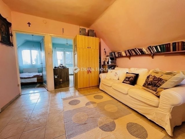 Eladó családi ház, Vecsésen 79.9 M Ft, 5 szobás