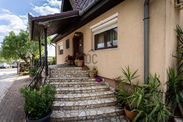 Eladó családi ház, Abonyban 77.9 M Ft, 3 szobás