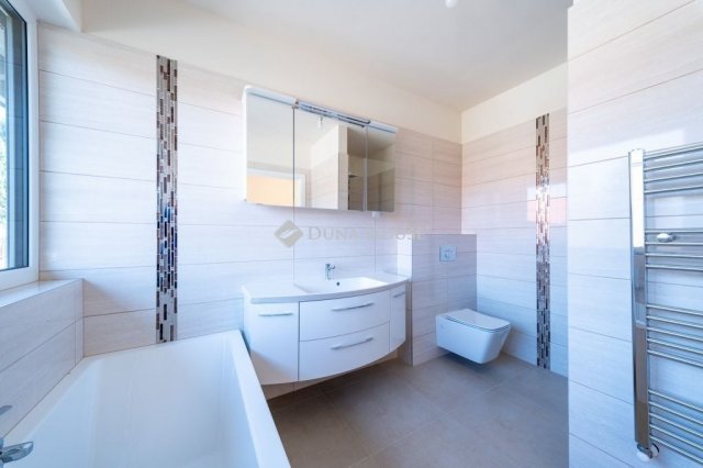 Eladó téglalakás, Budapesten, II. kerületben 245 M Ft, 3 szobás