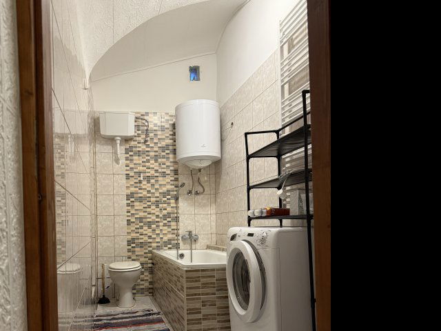 Eladó téglalakás, Sopronban 34.9 M Ft, 1 szobás