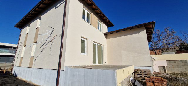 Eladó ikerház, Mogyoródon 137.5 M Ft, 5 szobás