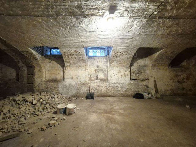 Eladó ipari ingatlan, VI. kerületben, Vörösmarty utcában