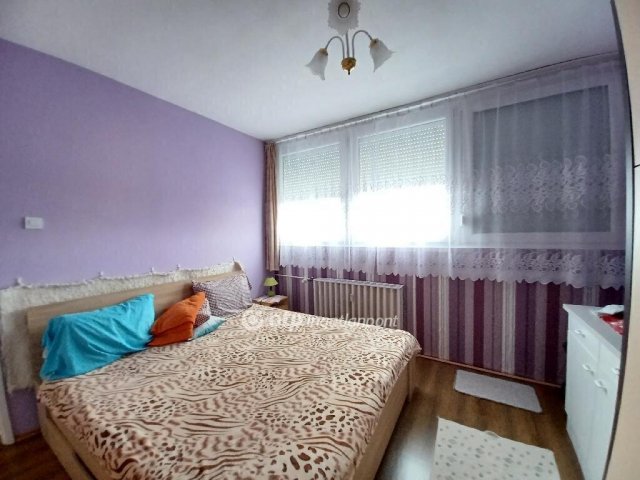 Eladó panellakás, Egerben 39.9 M Ft, 2 szobás
