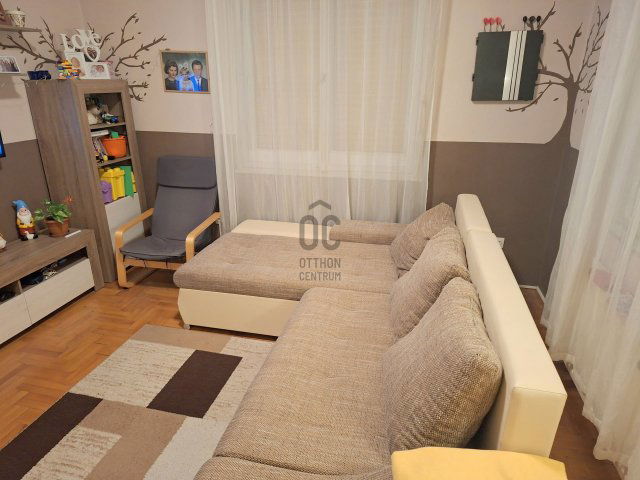 Eladó családi ház, Pécelen 90 M Ft, 4 szobás