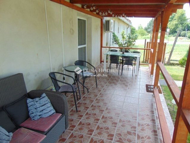 Eladó téglalakás, Szentlőrincen 25 M Ft, 3 szobás