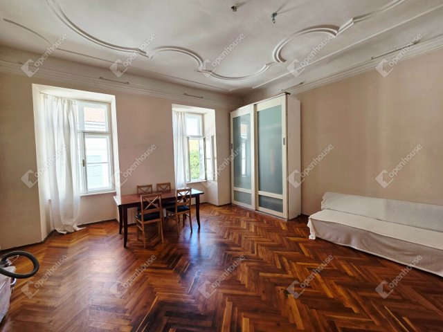 Eladó téglalakás, Székesfehérvárott 41 M Ft, 3 szobás
