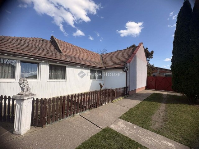 Eladó családi ház, Hegyeshalomban 52.9 M Ft, 3 szobás