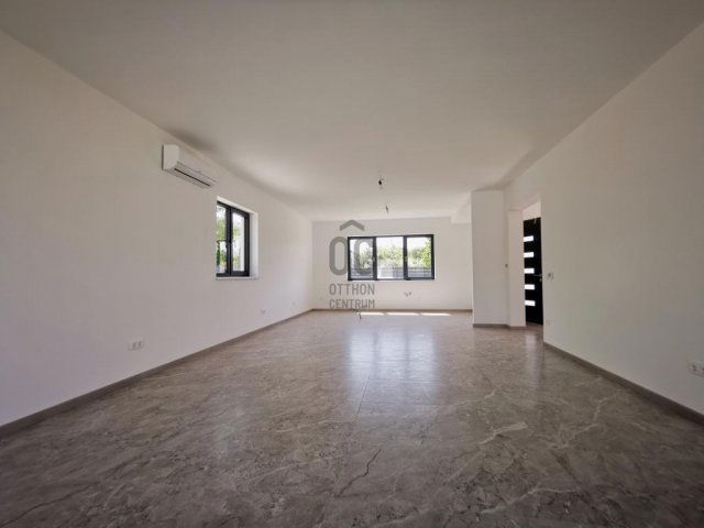 Eladó családi ház, Székesfehérvárott 230 M Ft, 5 szobás