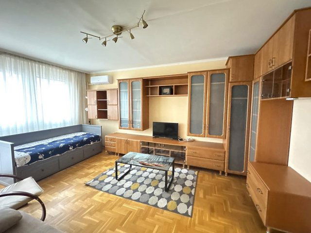 Kiadó panellakás, albérlet, XXI. kerületben, Kossuth Lajos utcában