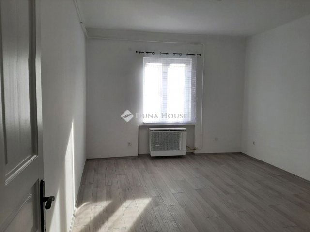 Kiadó téglalakás, albérlet, Kecskeméten 190 E Ft / hó