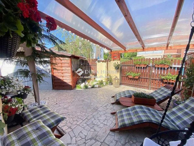 Eladó ikerház, Dunakeszin 178 M Ft, 6 szobás