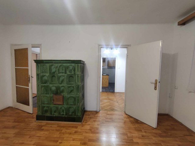 Eladó téglalakás, Esztergomban 41.99 M Ft, 2+1 szobás