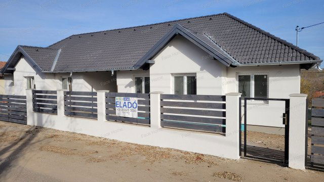 Eladó ikerház, Erdőkertesen 92.9 M Ft, 5 szobás