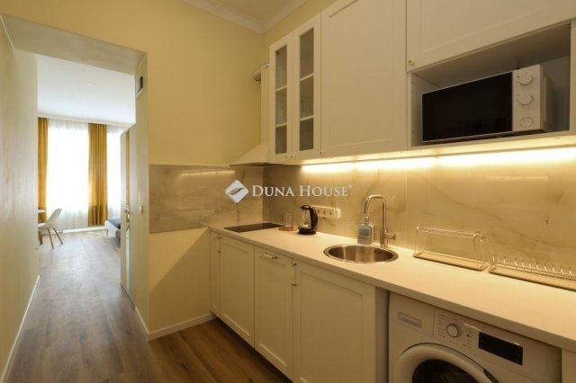 Eladó téglalakás, Budapesten, VIII. kerületben 186 M Ft