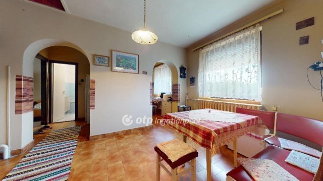 Eladó családi ház, Bujon 22.2 M Ft, 2 szobás