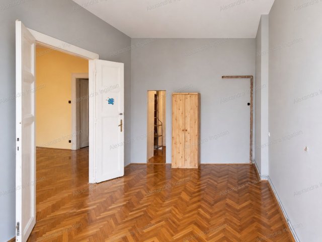 Eladó téglalakás, XIII. kerületben, Radnóti Miklós utcában