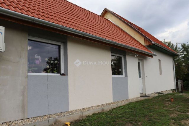 Eladó családi ház, Gyugyon 35 M Ft, 4 szobás