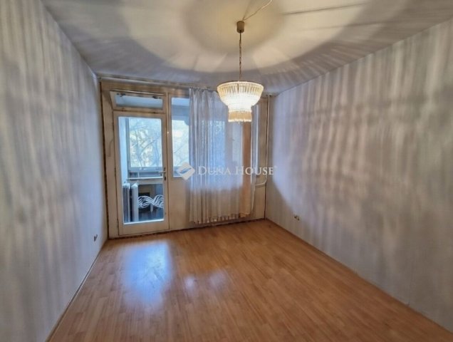 Eladó panellakás, Budapesten, III. kerületben 76.8 M Ft, 3 szobás