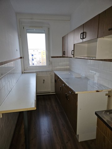 Kiadó panellakás, albérlet, Pápán 120 E Ft / hó, 1+2 szobás