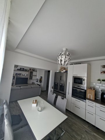 Eladó panellakás, Szegeden 74.99 M Ft, 1+3 szobás