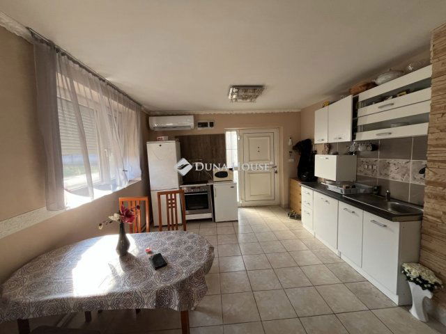 Eladó családi ház, Rábapatyon 19.9 M Ft, 2 szobás