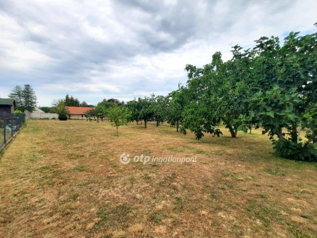 Eladó telek, Balatonszárszón 43 M Ft / költözzbe.hu