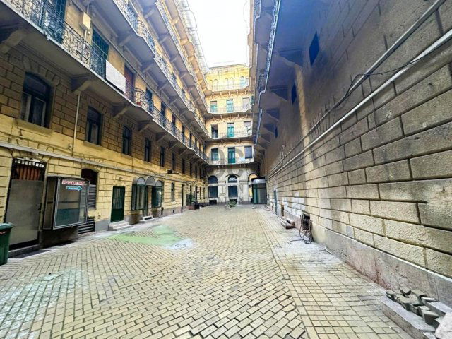 Eladó téglalakás, Budapesten, VII. kerületben 64.9 M Ft