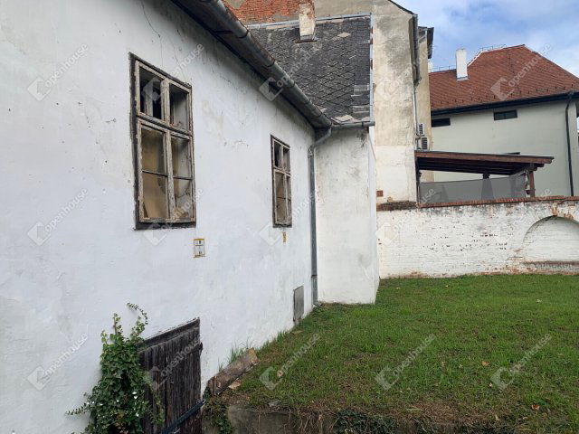 Eladó családi ház, Kőszegen 32.49 M Ft, 3 szobás