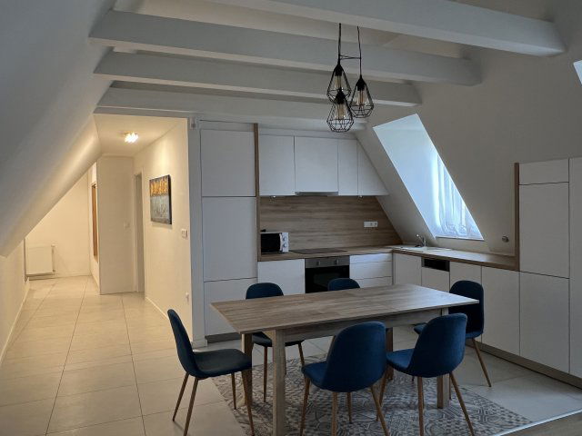 Eladó téglalakás, Győrött 89 M Ft, 3 szobás