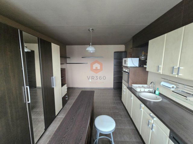 Eladó panellakás, Pécsett 39.9 M Ft, 1+1 szobás